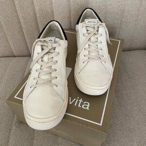 Dolce Vita Sneakers
